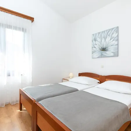 Apartament Dujmovic Ivo 1 *