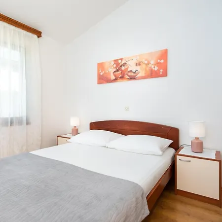 Dujmovic Ivo 1 Apartament Baška