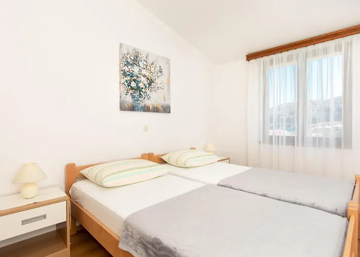 Apartments Dujmovic Ivo 1 *