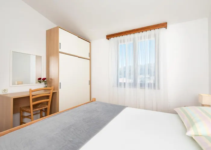 Apartments Dujmovic Ivo 1 *