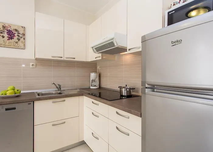 Apartments Dujmovic Ivo 1 * Baška