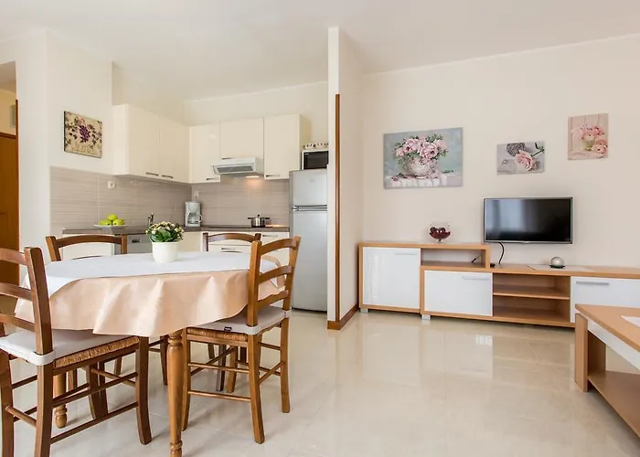 Apartments Dujmovic Ivo 1 * Baška