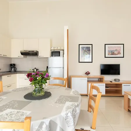 Apartments Dujmovic Ivo 1 Apartman Baska (Krk)