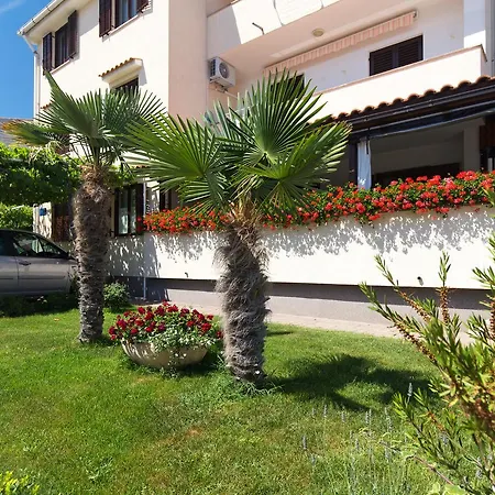Apartments Dujmovic Ivo 1 Baska (Krk)